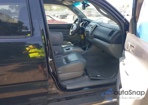 2011 Toyota Tacoma Prerunner V6 z USA, uszkodzony, nr VIN 3TMJU4GN6BM112934